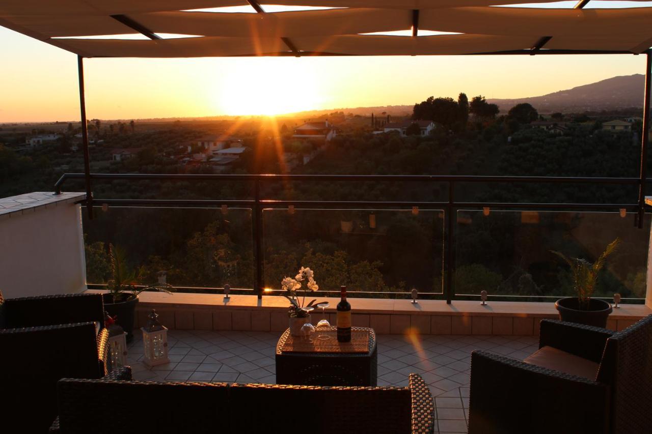 La Terrazza Sul Corso Appartement Giulianello Buitenkant foto